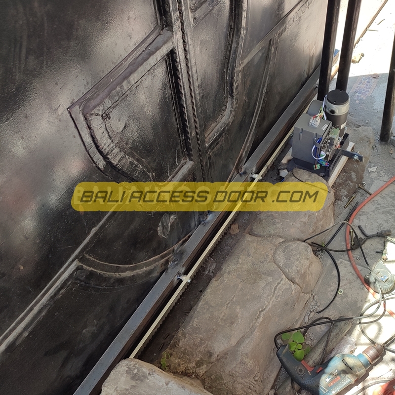 Access Control Pintu Gerbang Otomatis di Bali