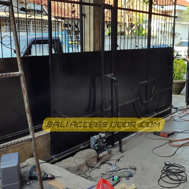 Access Control Pintu Gerbang Otomatis di Bali